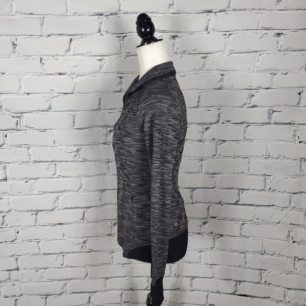 Lululemon Runderful 1/2 Zip Pullover - Picture 3 of 9